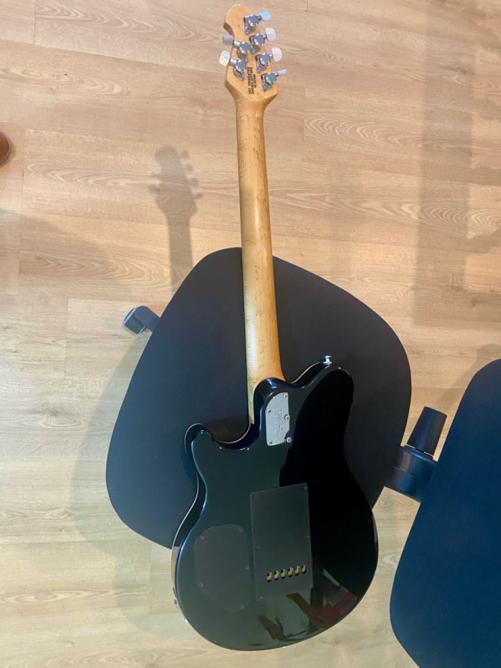 Music Man Axis Super Sport