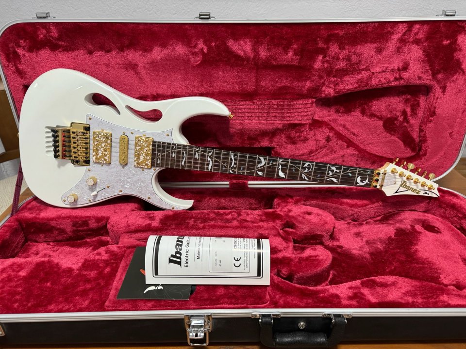 Ibanez PIA 3761 SLW. Estado TOTALMENTE IMPECABLE - Solo Venta, NO Cambios