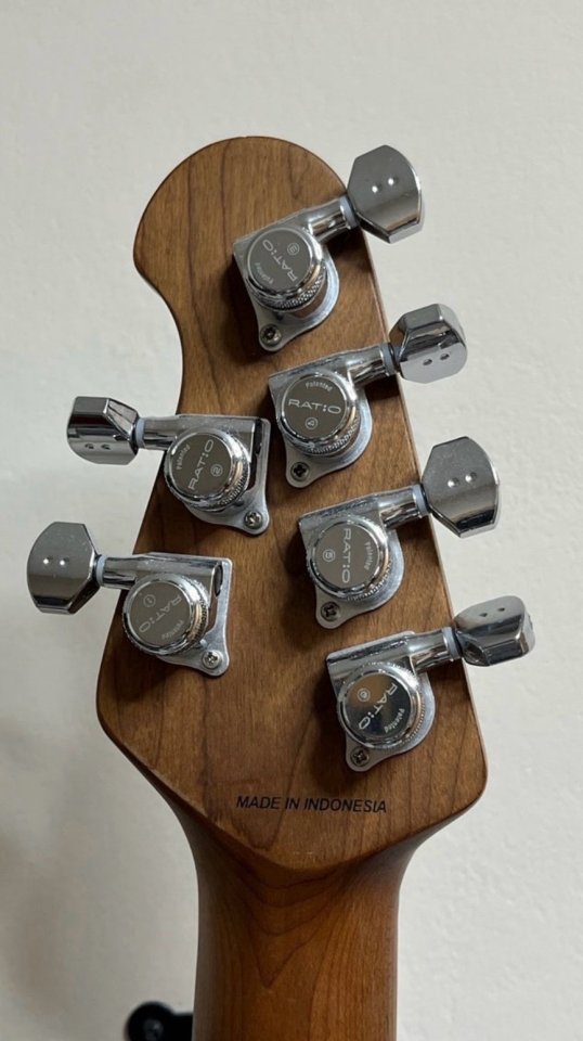 Sterling by Music Man SR-50 Firemist Silver de segunda mano · Foto 5 de 5 · Barcelona · 550 €