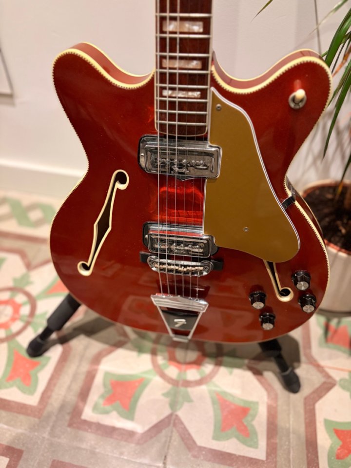 Fender Coronado II 1965 - Candy Apple Red (Custom color) de segunda mano · Foto 5 de 10 · Madrid · 3800 €