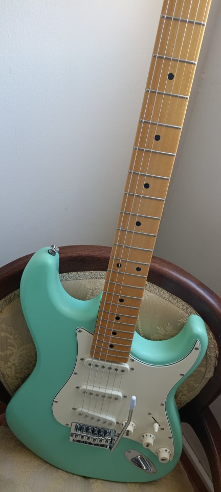 Guitarra Tagima TG-530 de segunda mano · Foto 1 de 10 · Madrid · 165 €