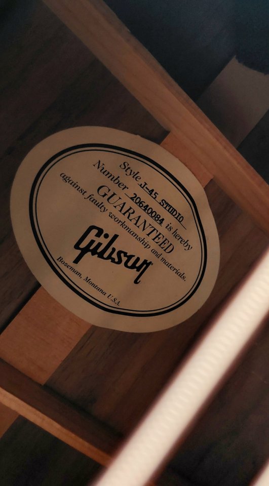 Gibson J-45 Studio Walnut Burst 2020 (ENVIO NACEX 19H INCLUIDO) de segunda mano · Foto 6 de 9 · Asturias · 1600 €