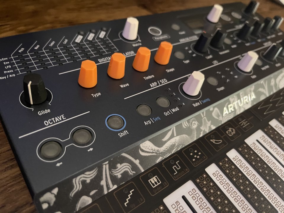 Arturia Microfreak de segunda mano · Foto 7 de 9 · Cádiz · 150 €