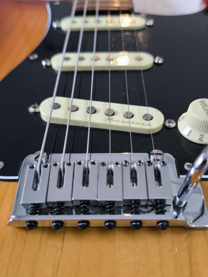 Fender Player Plus Stratocaster PF Sienna Sunburst de segunda mano · Foto 3 de 10 · Asturias · 790 €