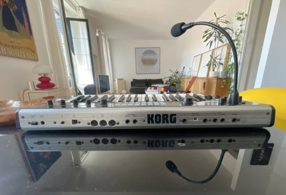 Sintetizador Korg R3 de segunda mano · Foto 3 de 6 · Madrid · 260 €
