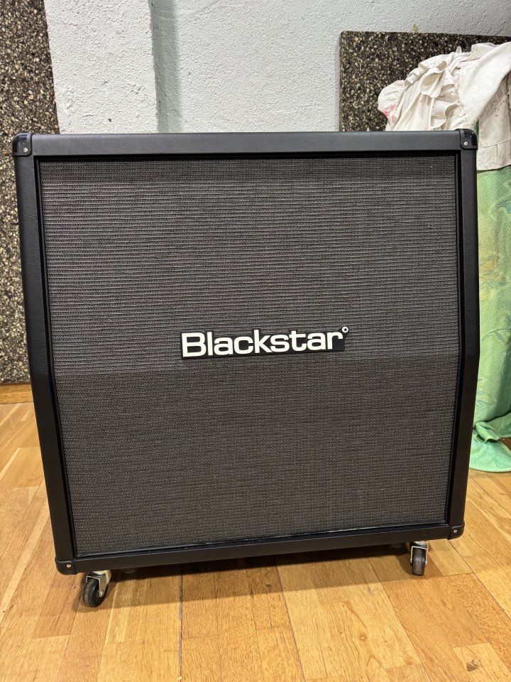 Pantalla BLACKSTAR SERIES ONE 412 PRO A