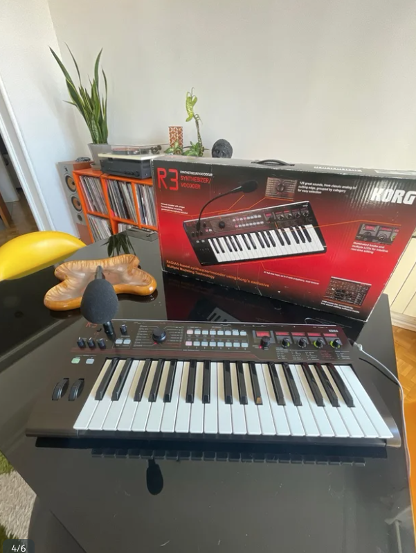 Sintetizador Korg R3 de segunda mano · Foto 4 de 6 · Madrid · 260 €