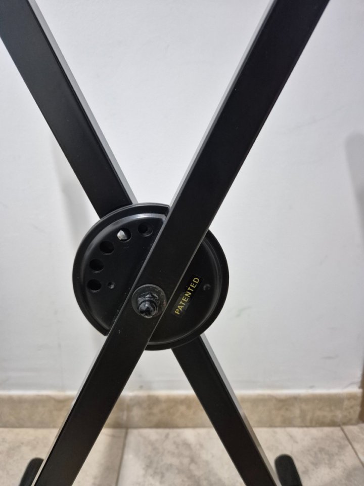 Soporte de Teclado Hercules KS110B de segunda mano · Foto 3 de 5 · Illes Balears · 30 €