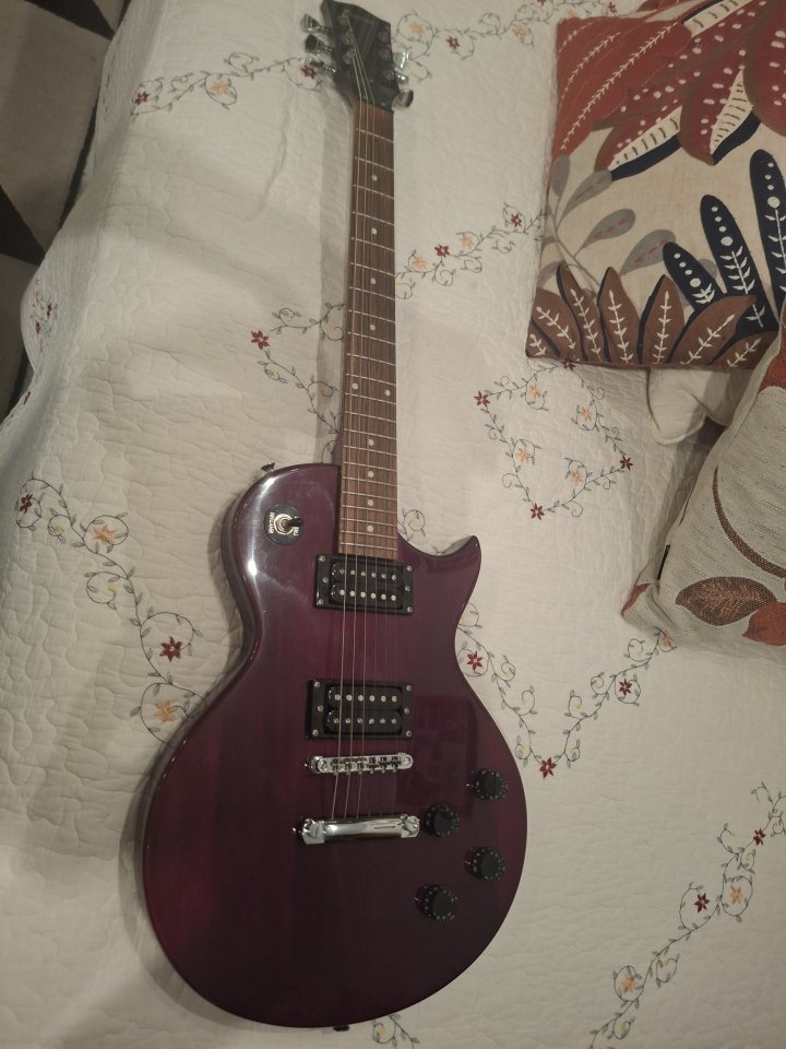 guitarra electrica tipo les paul de segunda mano · Foto 1 de 4 · Madrid · 99 €