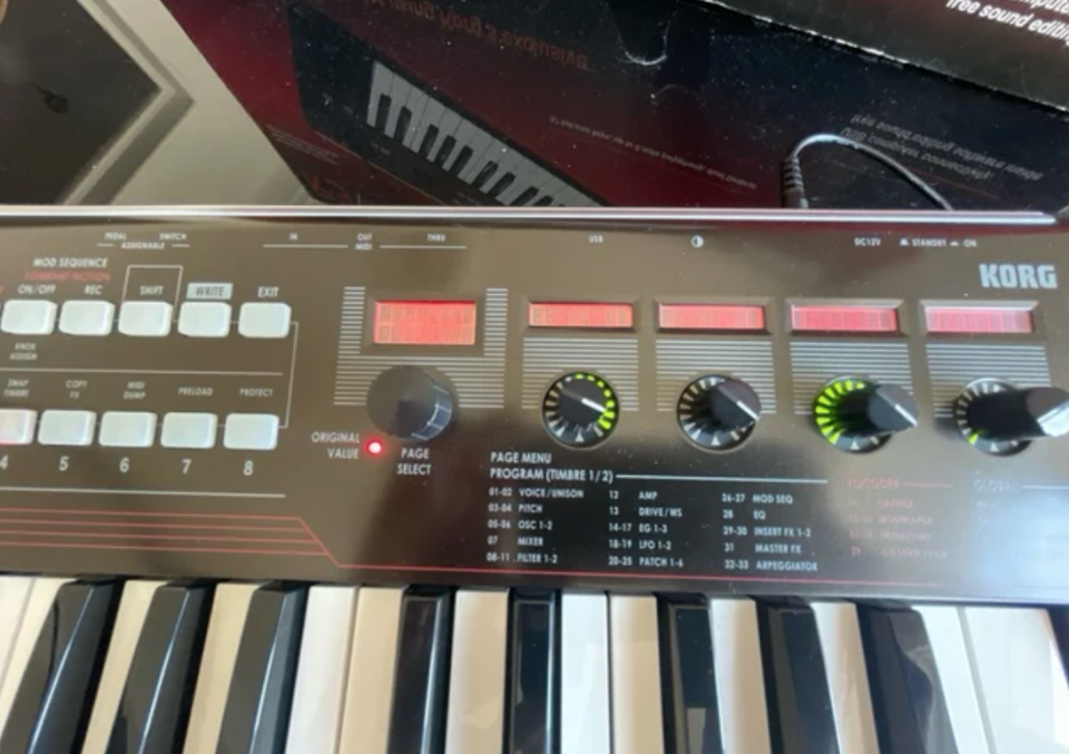 Sintetizador Korg R3 de segunda mano · Foto 5 de 6 · Madrid · 260 €