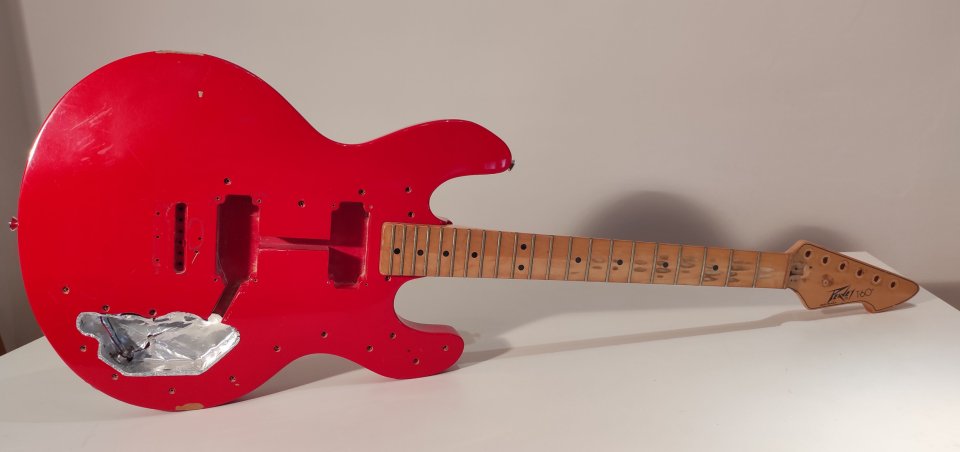 Cuerpo original Peavey T-60 de 1982. Regalo mástil relic (leer) de segunda mano · Foto 6 de 10 · Tarragona · 150 €