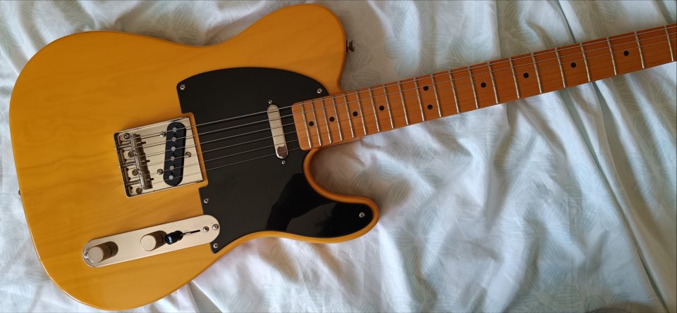 Guitarra eléctrica Squier Classic Vibe '50s de segunda mano · Foto 1 de 10 · Madrid · 300 €