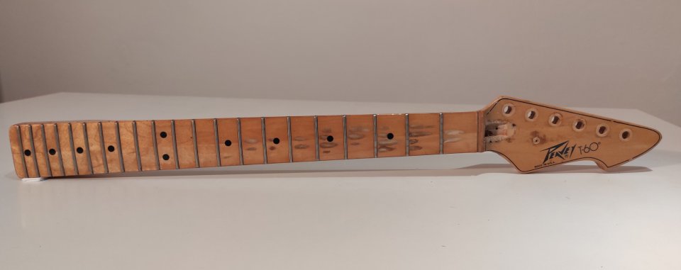 Cuerpo original Peavey T-60 de 1982. Regalo mástil relic (leer) de segunda mano · Foto 7 de 10 · Tarragona · 150 €