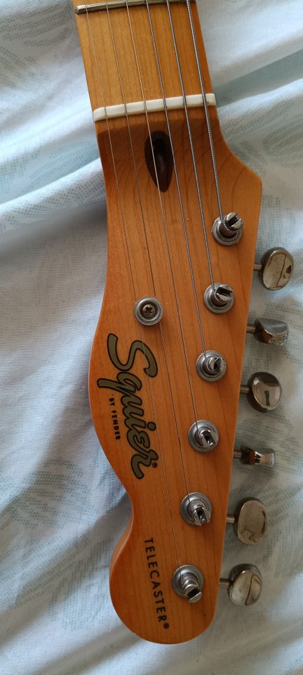 Guitarra eléctrica Squier Classic Vibe '50s de segunda mano · Foto 6 de 10 · Madrid · 300 €