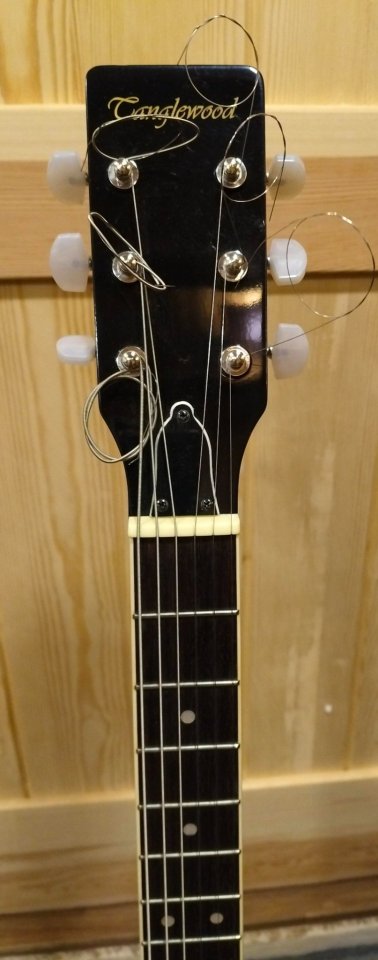 Banjo Tanglewood de seis cuerdas