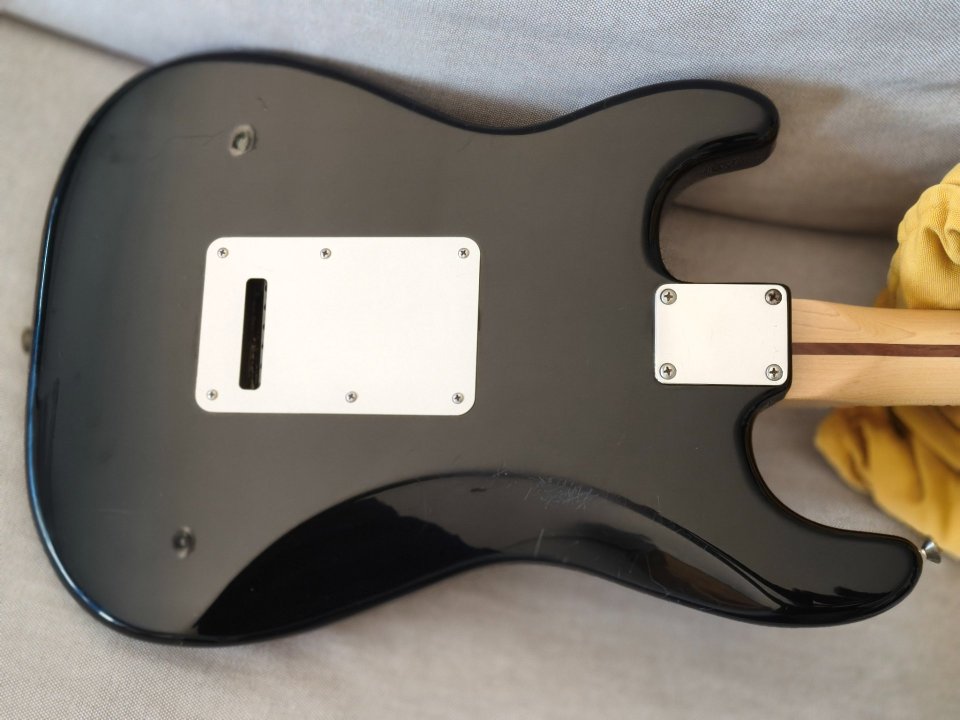 Fender Stratocaster MN 2004 SSH de segunda mano · Foto 8 de 10 · Madrid · 425 €