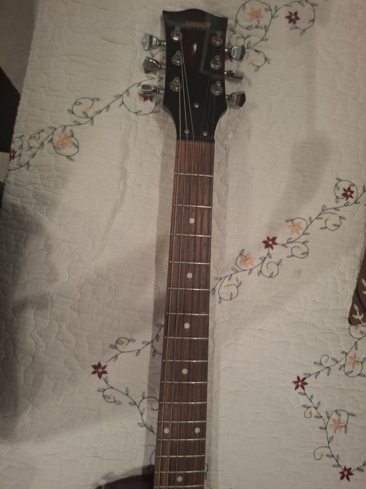 guitarra electrica tipo les paul de segunda mano · Foto 4 de 4 · Madrid · 99 €