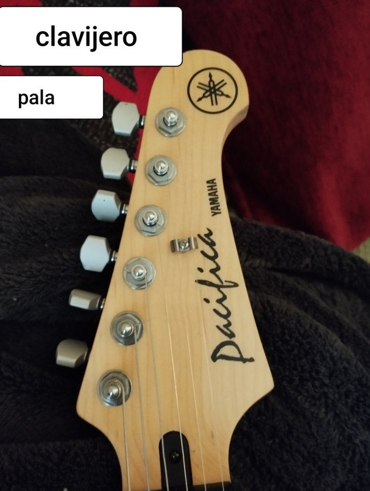 Guitarra eléctrica Yamaha pacífica 812v