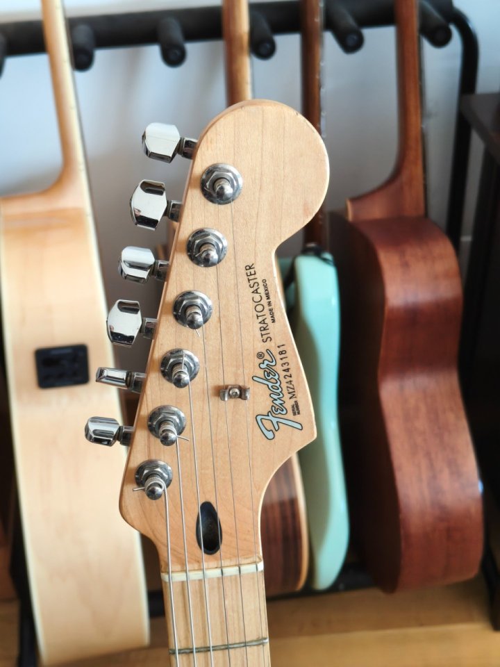 Fender Stratocaster MN 2004 SSH de segunda mano · Foto 9 de 10 · Madrid · 425 €