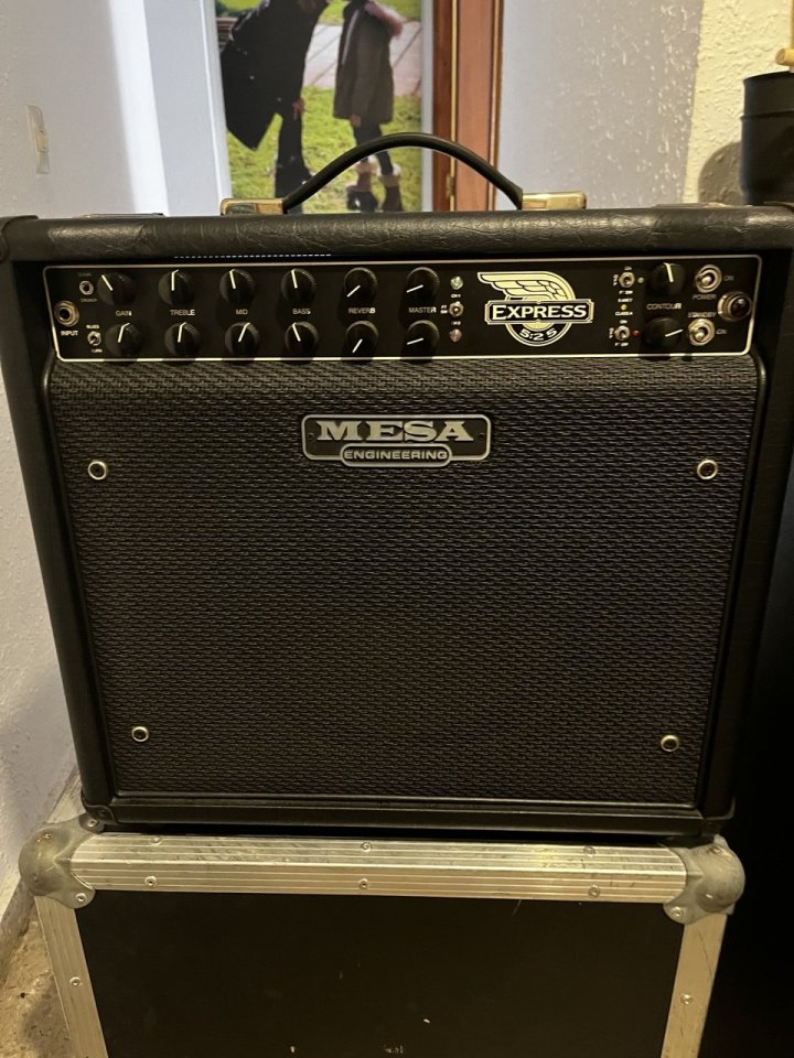 Mesa Boogie 5:25 Express de segunda mano · Foto 1 de 3 · Valencia · 850 €
