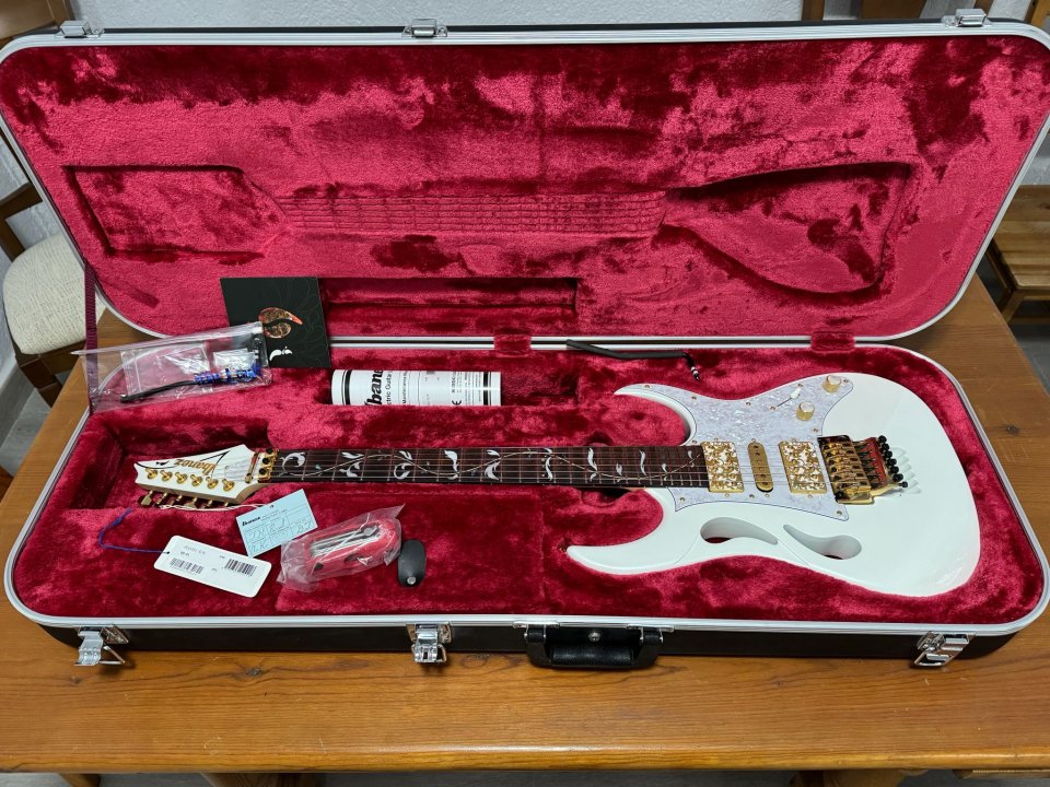 Ibanez PIA 3761 SLW. Estado TOTALMENTE IMPECABLE - Solo Venta, NO Cambios