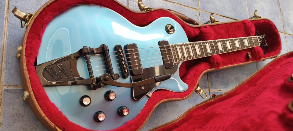 Gibson Les Paul Classic P90s - Pelham Blue - Mod Bigsby Metal Black - 2018 de segunda mano · Foto 4 de 10 · Sevilla · 3000 €