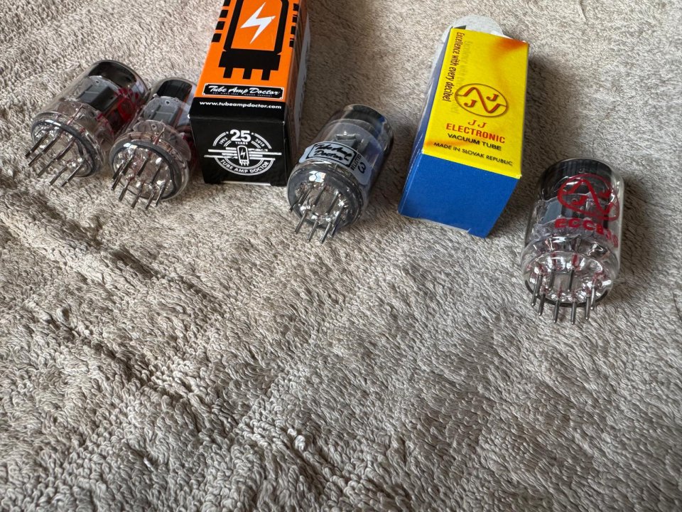 4 válvulas previo 12AX7/ECC83 JJ, Psvane y 12AU7/ECC82 TAD. de segunda mano · Foto 2 de 10 · Madrid · 30 €