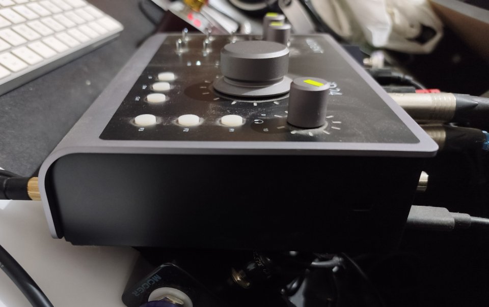 Interfaz de audio USB-C AUDIENT iD24 de segunda mano · Foto 5 de 8 · Sevilla · 210 €