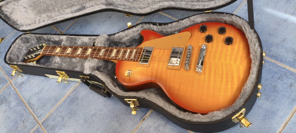 Gibson Les Paul Studio 120th Anniversary - Honey Burts - Vintage Gloss - 2014 de segunda mano · Foto 1 de 11 · Sevilla · 1500 €