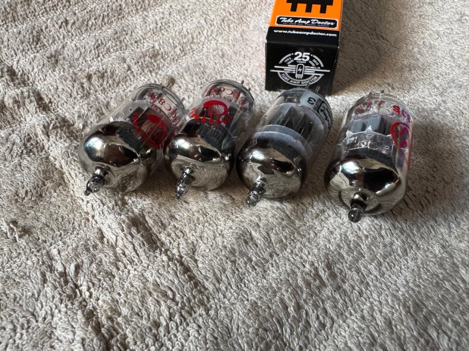 4 válvulas previo 12AX7/ECC83 JJ, Psvane y 12AU7/ECC82 TAD. de segunda mano · Foto 3 de 10 · Madrid · 30 €