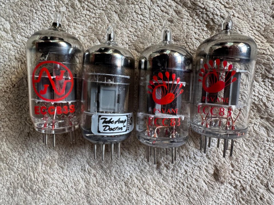 4 válvulas previo 12AX7/ECC83 JJ, Psvane y 12AU7/ECC82 TAD. de segunda mano · Foto 4 de 10 · Madrid · 30 €