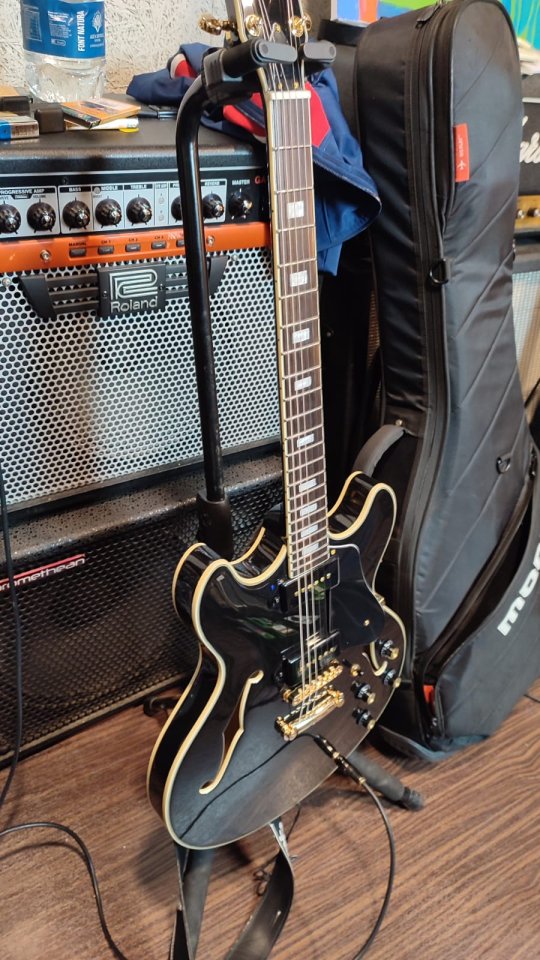 Sire Larry Carlton H7V BK