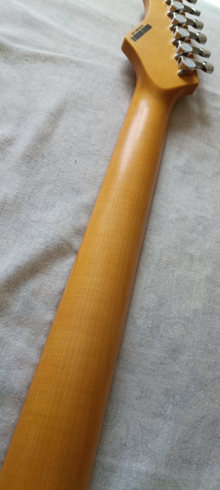 Guitarra Tagima TG-530 de segunda mano · Foto 3 de 10 · Madrid · 190 €