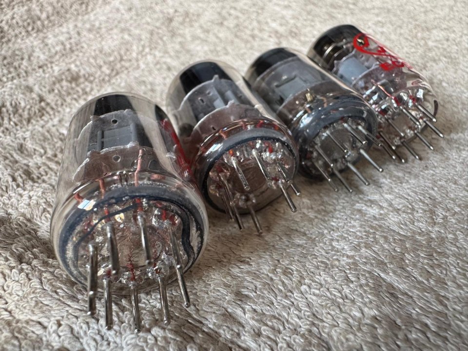 4 válvulas previo 12AX7/ECC83 JJ, Psvane y 12AU7/ECC82 TAD. de segunda mano · Foto 6 de 10 · Madrid · 30 €