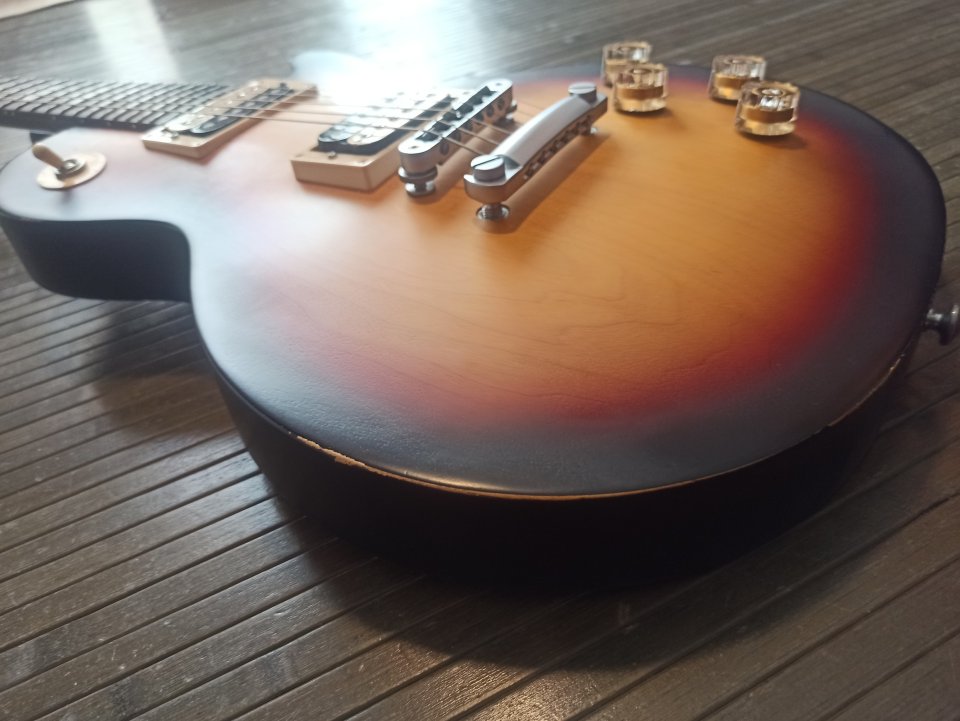 Gibson USA Les Paul LPJ 120th Aniversary 2014 de segunda mano · Foto 4 de 10 · Sevilla · 750 €