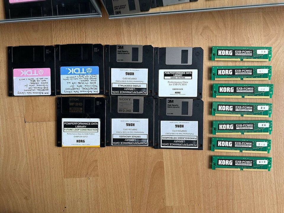 Compro placa Korg EXB-MOSS o tarjetas EXB-PCM