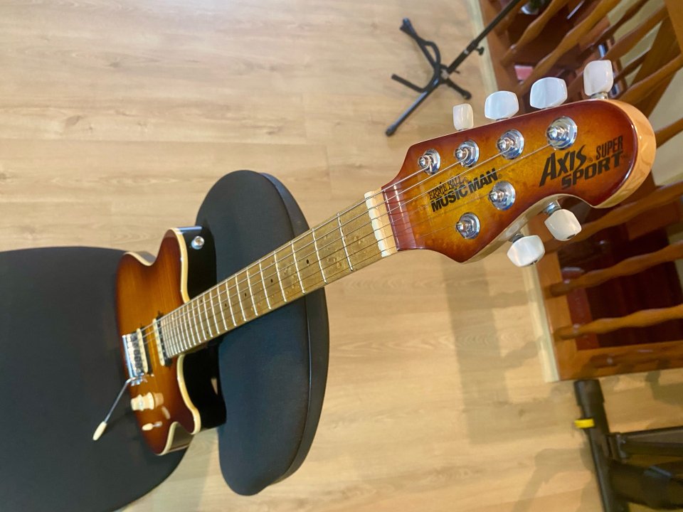 Music Man Axis Super Sport