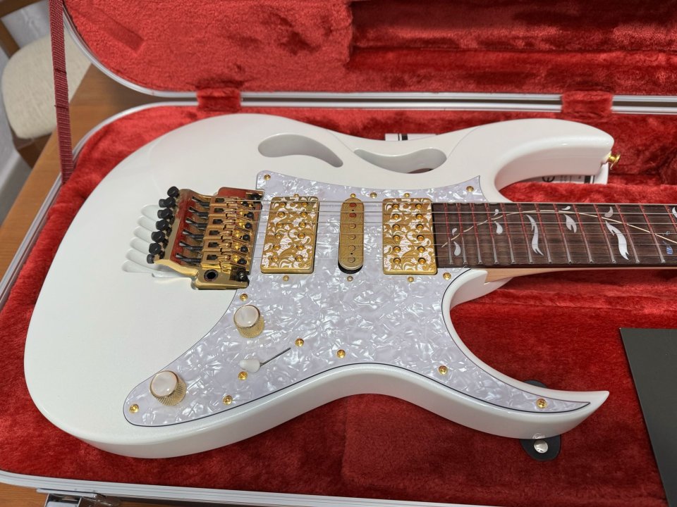 Ibanez PIA 3761 SLW. Estado TOTALMENTE IMPECABLE - Solo Venta, NO Cambios