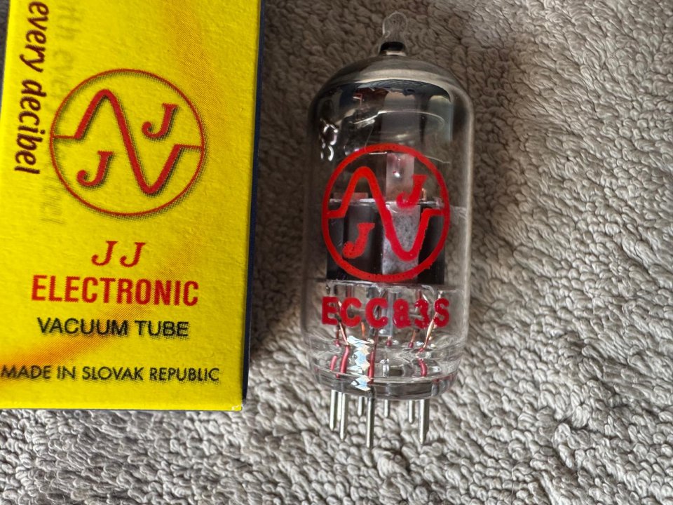 4 válvulas previo 12AX7/ECC83 JJ, Psvane y 12AU7/ECC82 TAD. de segunda mano · Foto 8 de 10 · Madrid · 30 €