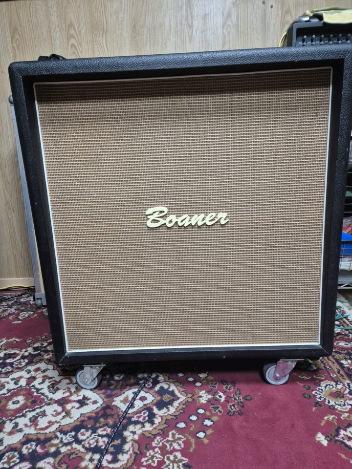 PANTALLA RECTA BOGNER 4x!2 de segunda mano · Foto 1 de 5 · Valencia · 1000 €
