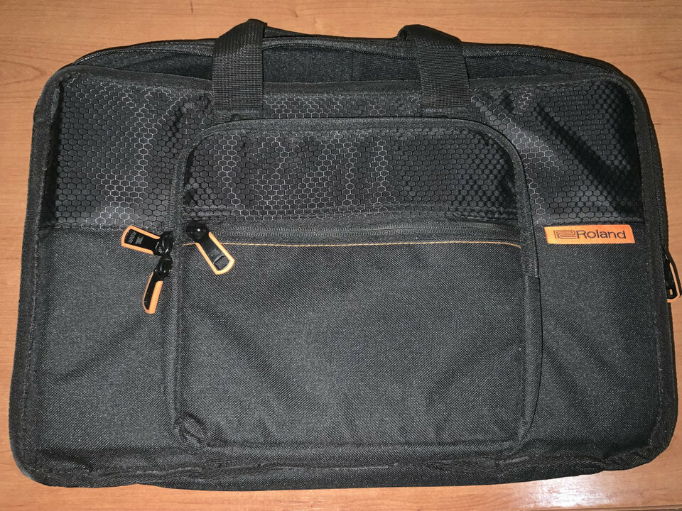 Roland MC707 + funda (RESERVADO) de segunda mano · Foto 2 de 3 · Murcia · 500 €