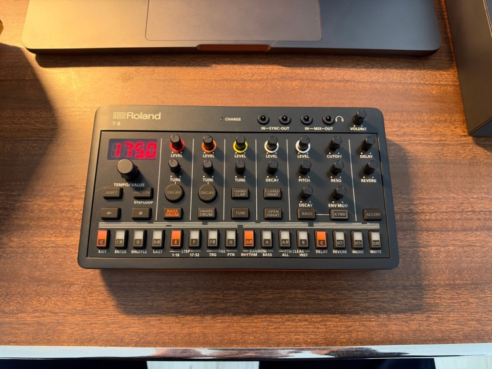 Roland AIRA Compact T-8 de segunda mano · Foto 2 de 8 · Barcelona · 150 €