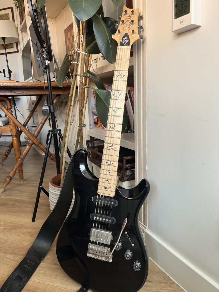 PRS FIORE BLACK