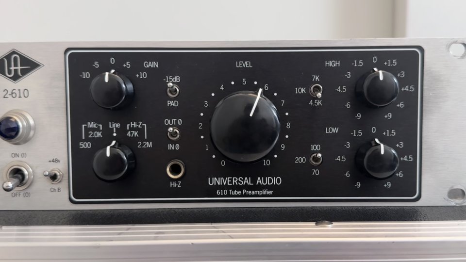 Universal Audio 2-610 Dual Channel Mic Preamplifier de segunda mano · Foto 3 de 3 · Barcelona · 1700 €
