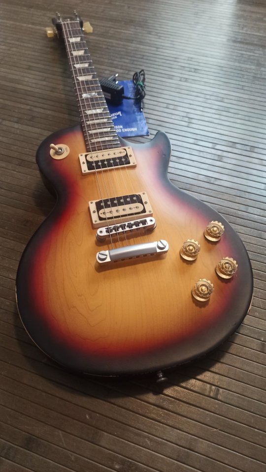 Gibson USA Les Paul LPJ 120th Aniversary 2014 de segunda mano · Foto 10 de 10 · Sevilla · 750 €