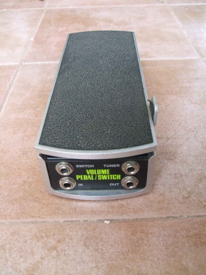 Ernie Ball 6168 Mono 250K Pedal de Volumen con Switch. de segunda mano · Foto 1 de 5 · Illes Balears · 110 €