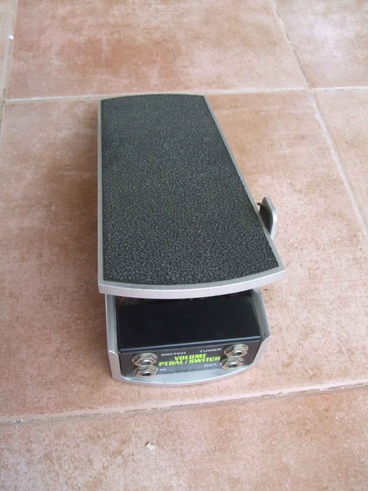 Ernie Ball 6168 Mono 250K Pedal de Volumen con Switch. de segunda mano · Foto 2 de 5 · Illes Balears · 110 €