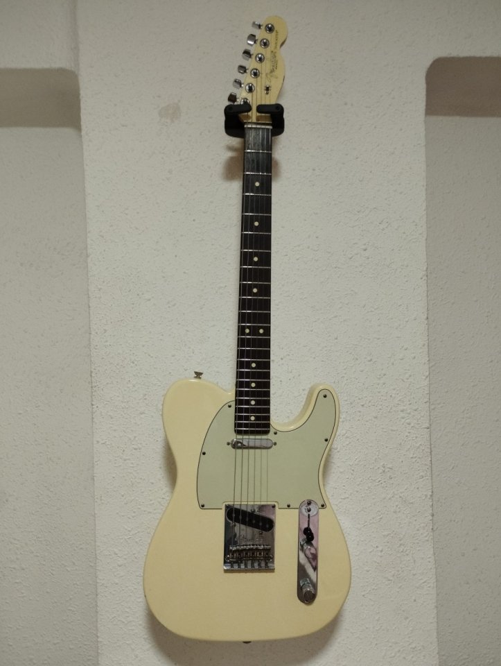 Fender telecaster 2016 Limited Edition American Standard de segunda mano · Foto 1 de 9 · Málaga · 1200 €