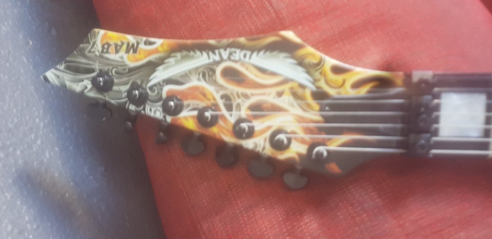 Dean MAB7 Warrior 7 cuerdas VENDIDA
