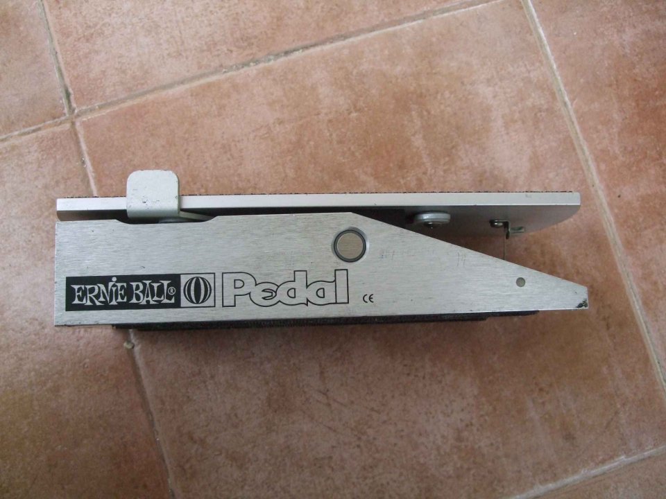 Ernie Ball 6168 Mono 250K Pedal de Volumen con Switch. de segunda mano · Foto 3 de 5 · Illes Balears · 110 €